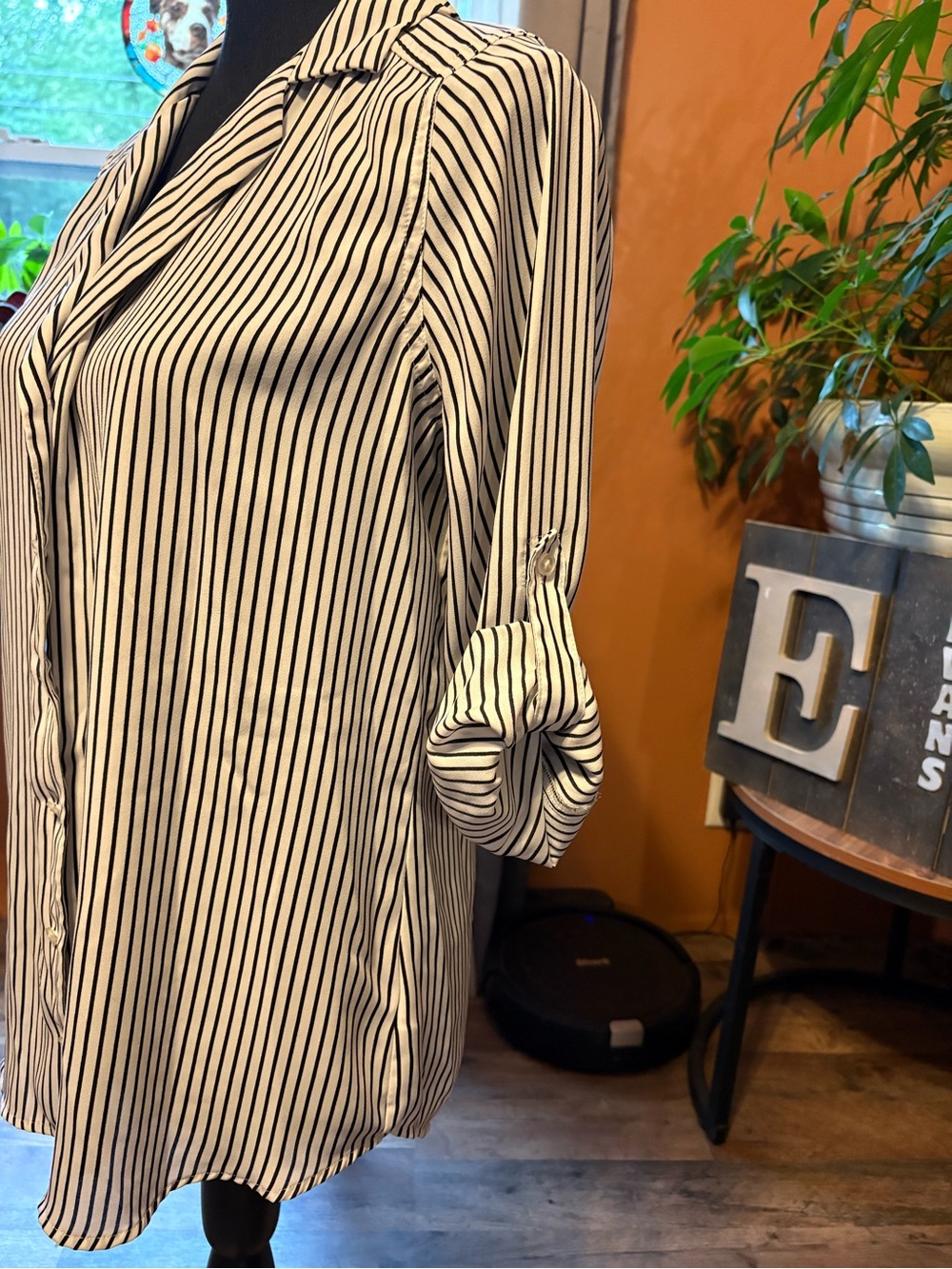 Express Black & White Striped Button-Down Blouse - Picture 4 of 12